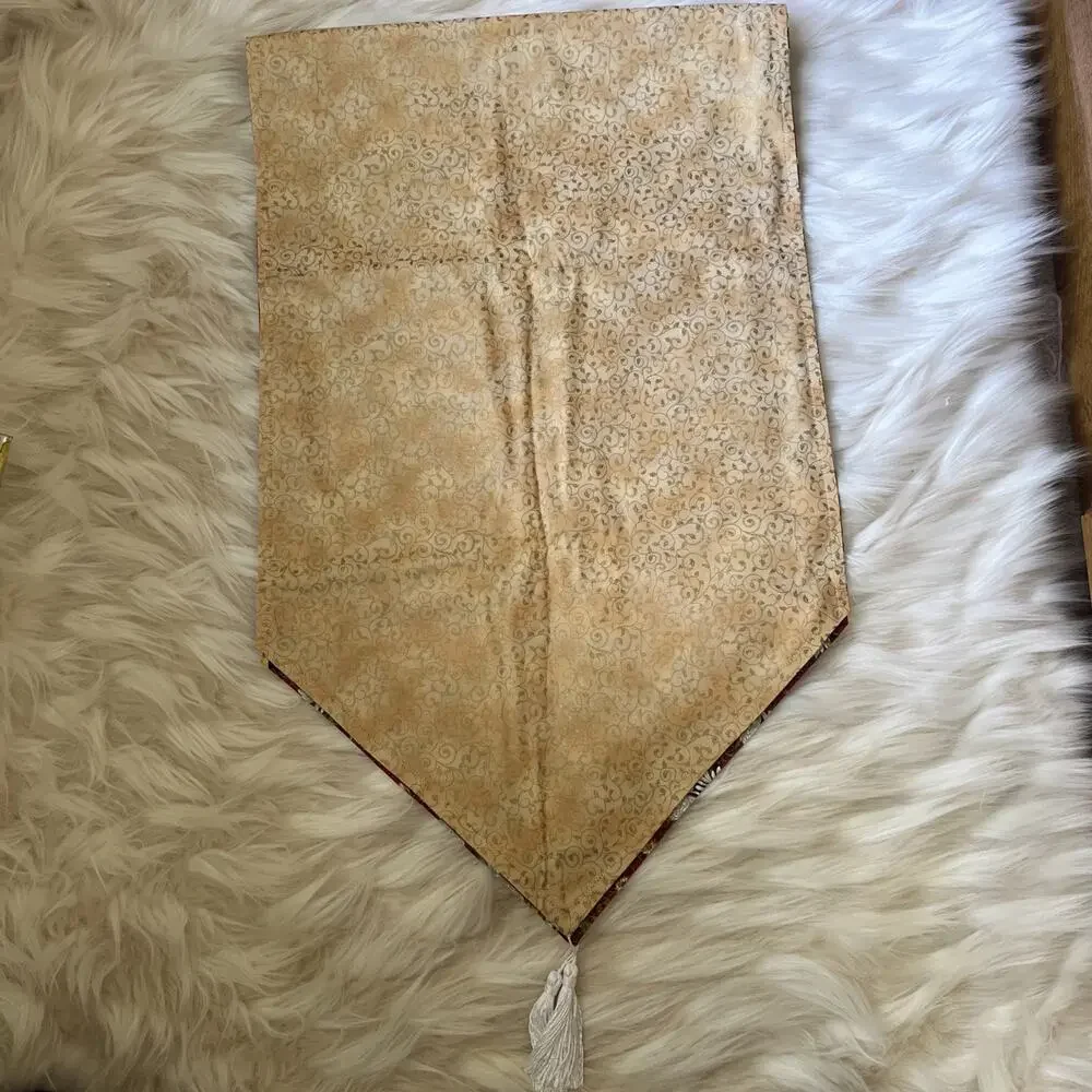Beautiful Reversible Christmas Floral Table Runner 54” x 16” Gold Accent NWOT